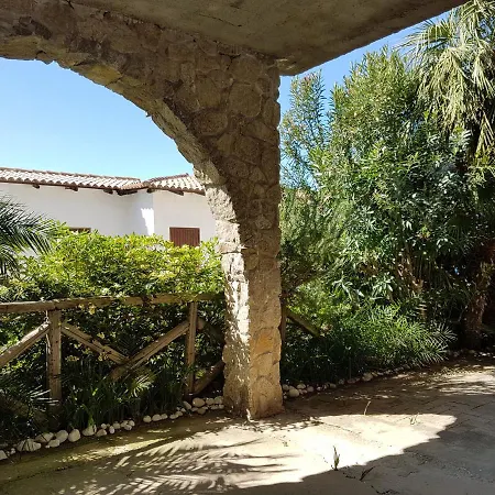 L'arco Sul Mare *
